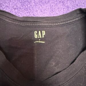 GAP navy Tee with white Logo